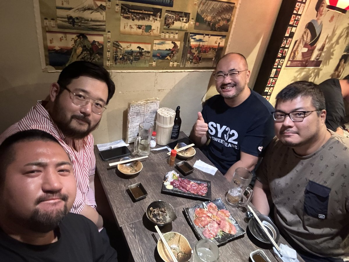 5ongon's tweet photo. 十条で生肉会からのfrom中国から俺のファンが会いたがってるて言うからブルーでテキーラ振舞われてきた🥃 https://t.co/qU81XiaoTh
