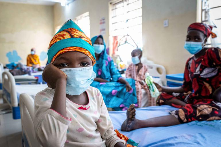 UNICEF_Italia's tweet photo. Epidemia di #difterite senza precedenti in #Nigeria, paese con la seconda più alta presenza al mondo di bambini "zero dosi" (mai vaccinati dalla nascita).

Per arginare la crisi @UNICEF_Nigeria sta distribuendo oltre 13 milioni di dosi di #vaccino 👉 https://t.co/BY5FFwx5Zu https://t.co/XEGiuJ3qrv