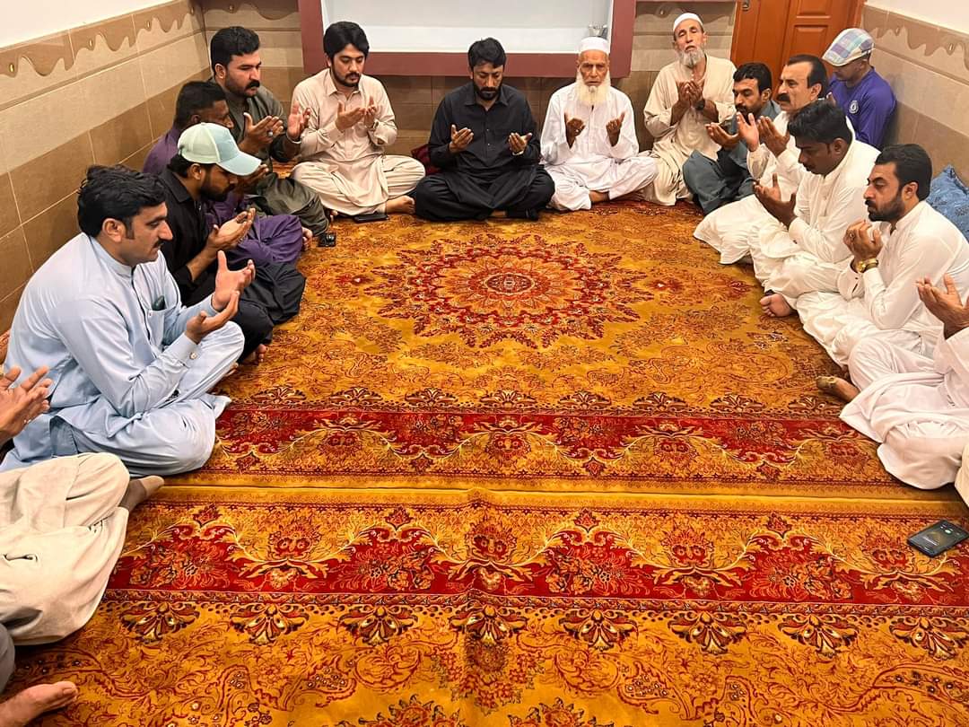 IqbalSandh's tweet photo. اپنے حلقہ انتخاب این اے 242/236 پی ایس 97/99 سہراب گوٹھ ٹاؤن یوسی 02 میں سہرگل آکاخیل کے انتقال پر ان کے اہل خانہ سے تعزیت کی-
اس موقع پرسابق جنرل کونسلر محمد خان آکاخیل، نورمحمد آکاخیل محمد خان ٹھاکر آکاخیل، شہباز گبول  معاز اکاخیل،محبوب برفت جعفر برفت سکندر بلیدی اللہ ورایا خاصخیلی پرویز میمن و دیگر پی ایس 99 سہراب گوٹھ ٹاؤن  کے سینئر دوست بھی موجود تھے-