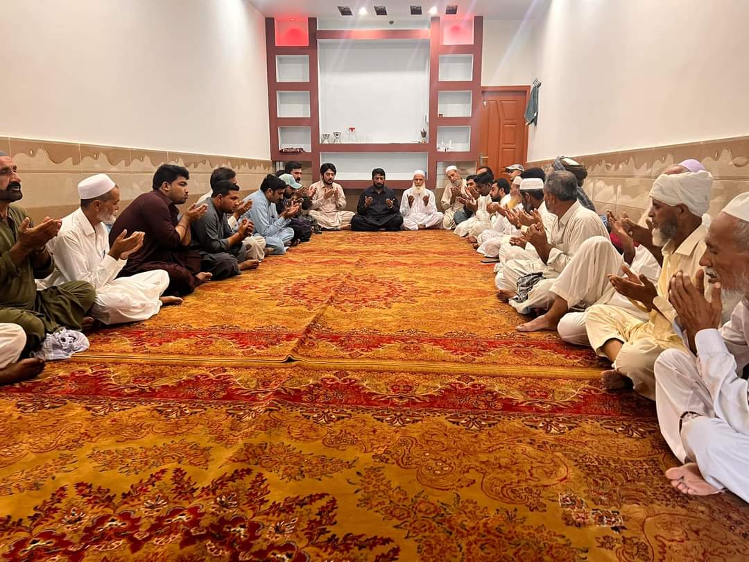 IqbalSandh's tweet photo. اپنے حلقہ انتخاب این اے 242/236 پی ایس 97/99 سہراب گوٹھ ٹاؤن یوسی 02 میں سہرگل آکاخیل کے انتقال پر ان کے اہل خانہ سے تعزیت کی-
اس موقع پرسابق جنرل کونسلر محمد خان آکاخیل، نورمحمد آکاخیل محمد خان ٹھاکر آکاخیل، شہباز گبول  معاز اکاخیل،محبوب برفت جعفر برفت سکندر بلیدی اللہ ورایا خاصخیلی پرویز میمن و دیگر پی ایس 99 سہراب گوٹھ ٹاؤن  کے سینئر دوست بھی موجود تھے-