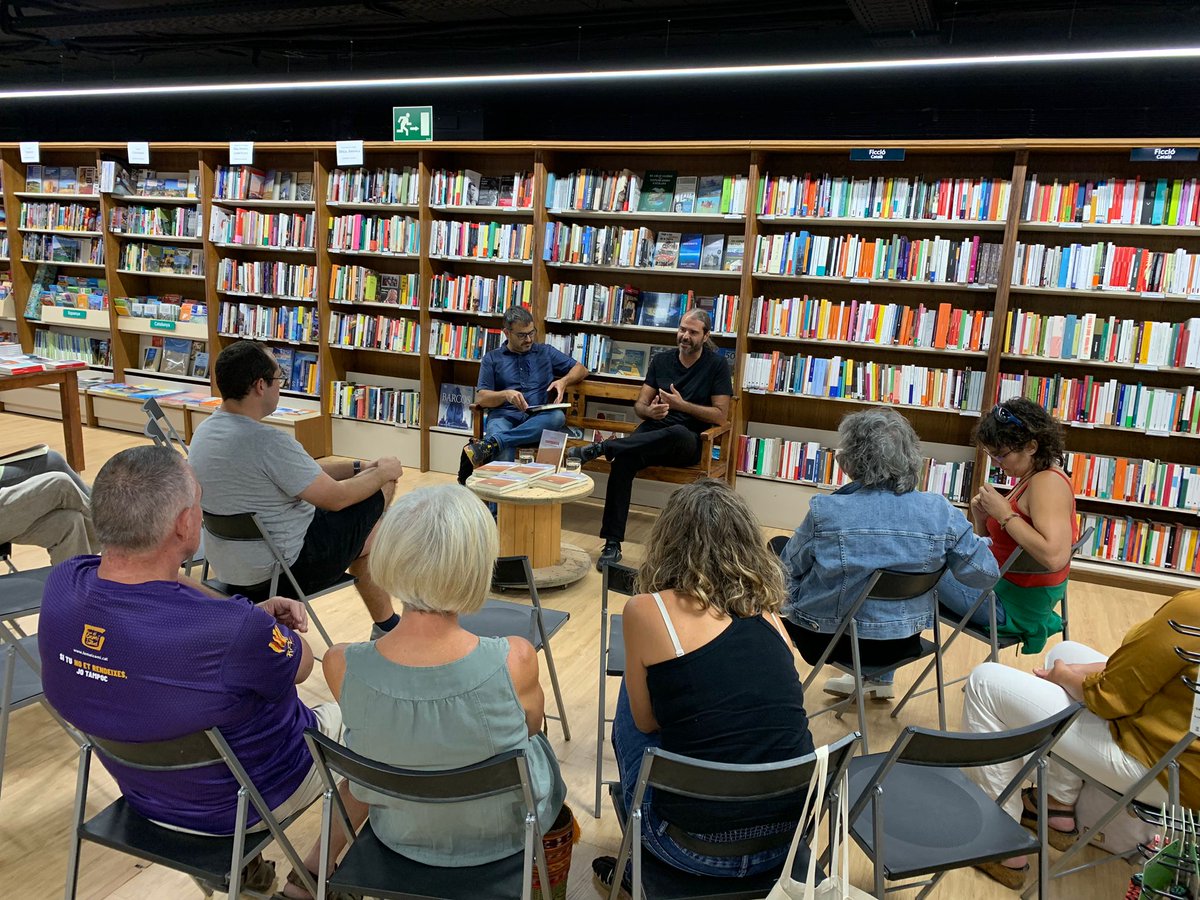 Muntanya de Llibres tweet media