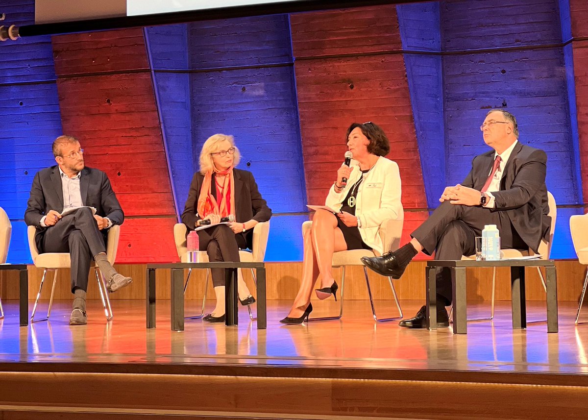 Échanges nourris au #ColloqueSER lors de la table-ronde « #TransitionEnergétique et nouveau modèle de développement ».
La filière française de #biométhane s’est développée en 10 ans. À date, le #GazVert totalise 11 TWh de capacité installée, soit une 📈 de 3 TWh par an. #GRDF