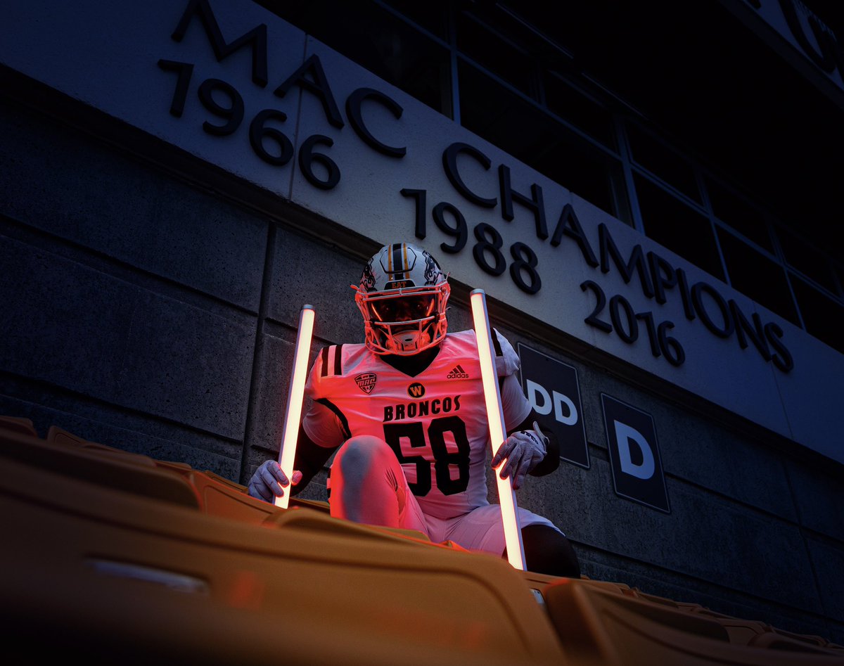 WMU_Football's tweet photo. Poise in the Noise

#EAT | #BroncosReign https://t.co/QoAmhSDajR