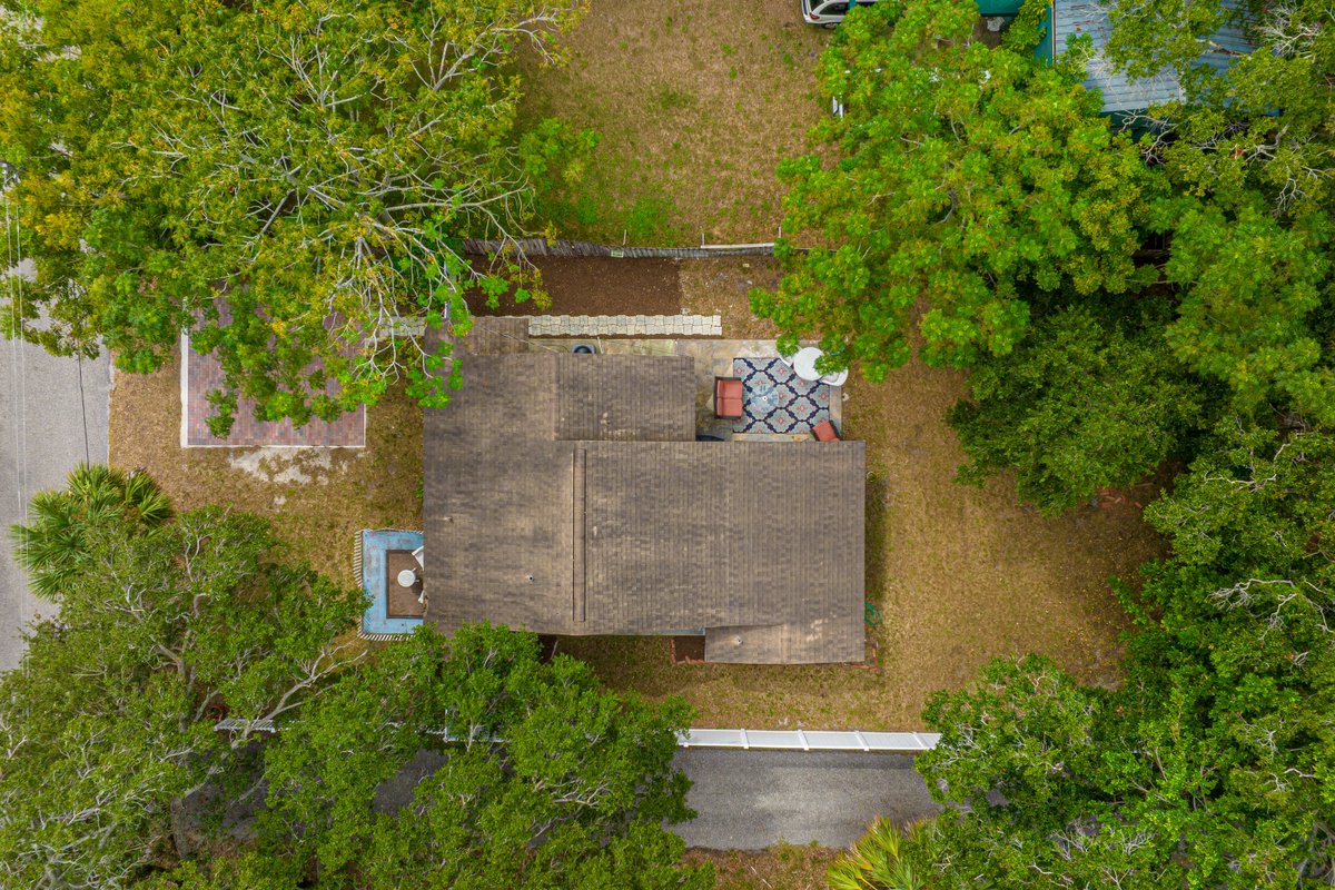 ZarghamiGroup's tweet photo. 🏞️ Fully Fenced Yard
🚗 Ample Parking
🏙️ Walking Distance to Downtown Sarasota
🏨 Ideal for Weekly Rentals
💼 Great Short-Term Rental Investment https://t.co/Oj9Gz2bJ6B