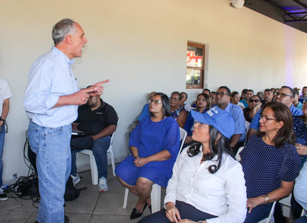 ComisionCortes's tweet photo. Lideres y Lideresas del Partido Nacional en Choloma, con el apoyo de la Comisión Departamental de Campaña, reciben a Papi a la Orden en un conversatorio sobre la Unidad Partidaria, Organización y Victoria. #hondurasestoyfirme https://t.co/2npEvaYjSp