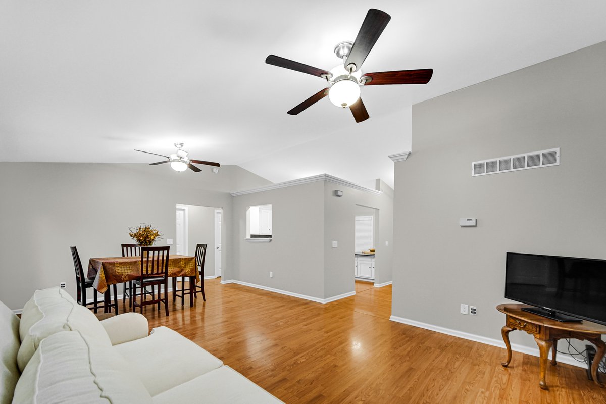 LisaTRealtor's tweet photo. NEW LISTING- 8923 E. 123rd Lane Crown Point, Indiana
ONE-LEVEL LIVING in this SHARPLY REMODELED, MOVE-IN READY, 3Bdrm/2Bth RANCH HOME in Crown Point's WINFIELD AREA!  Call us to schedule a private viewing: 219-793-5573.
#listwithlisa #lisathompsongroup #atproperties #homesforsale https://t.co/GGhowx7MZU