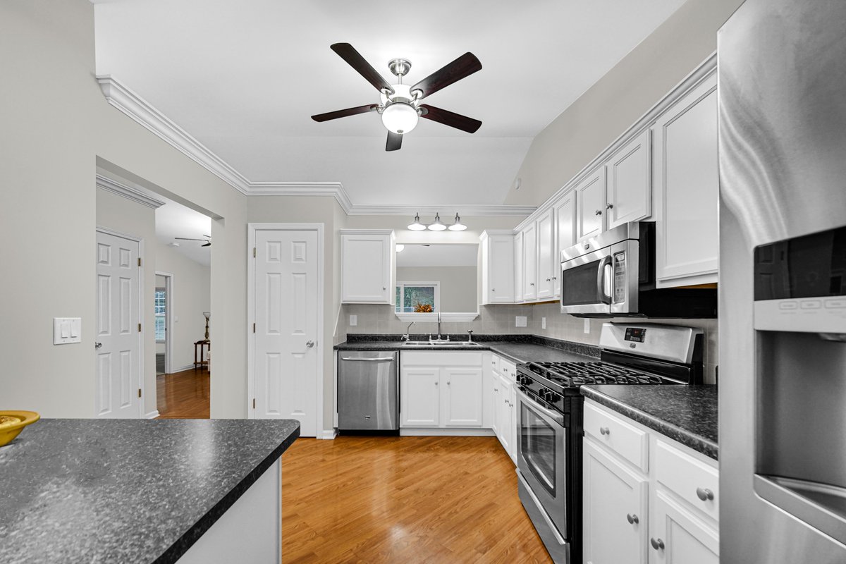LisaTRealtor's tweet photo. NEW LISTING- 8923 E. 123rd Lane Crown Point, Indiana
ONE-LEVEL LIVING in this SHARPLY REMODELED, MOVE-IN READY, 3Bdrm/2Bth RANCH HOME in Crown Point's WINFIELD AREA!  Call us to schedule a private viewing: 219-793-5573.
#listwithlisa #lisathompsongroup #atproperties #homesforsale https://t.co/GGhowx7MZU