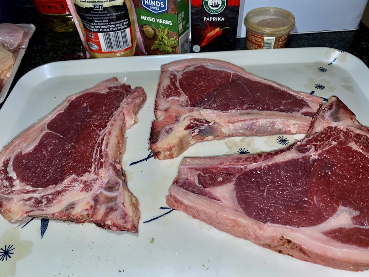 TboyMP's tweet photo. T-boy preparing T-bone steak 🥩 😜👨🏽‍🍳 #KitchenForeplay https://t.co/iMrpddG0Ho