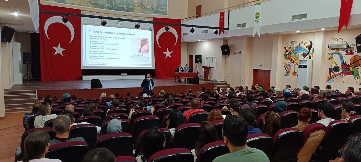 sanliurfaodm's tweet photo. Ölçme ve Değerlendirme Yönetmeliği ile ortak sınav çerçeve programıyla ilgili ortaöğretim il alan zümre başkanları ile toplantı düzenlendi. Toplantıda ortak sınav konu soru dağılım tabloları hazırlanarak karara bağlandı. 
@sanliurfammem63 @UrfaValiligi https://t.co/UJmXJBQGfn