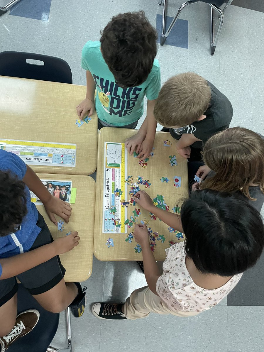 pyoungfam2's tweet photo. Teamwork Challenge: Who can finish the puzzle first? Stay tuned!! #livoniapride https://t.co/zFEbjw2C3M