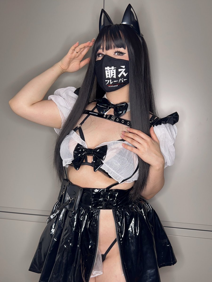 MemesterPie's tweet photo. Slaying in this @moeflavor fit 🖤 https://t.co/Q8HVL2GGKR