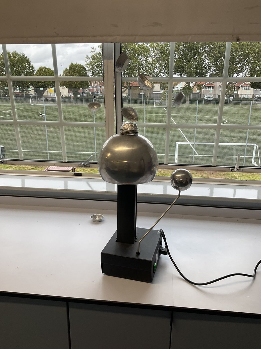 welling_school's tweet image. Next up is Science where one of the experiments that they are experimenting with is methane bubbles. We also have experiments with Van De Graaff and flame tests! 

#oneTKATfamily #openevening2023 #science