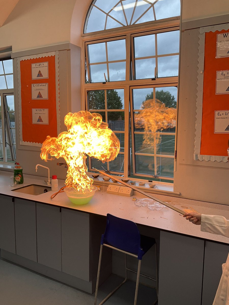 welling_school's tweet image. Next up is Science where one of the experiments that they are experimenting with is methane bubbles. We also have experiments with Van De Graaff and flame tests! 

#oneTKATfamily #openevening2023 #science