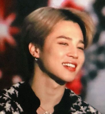 prettypjimin's tweet photo. look at jimin's smile here https://t.co/dRjxMp3Yzo