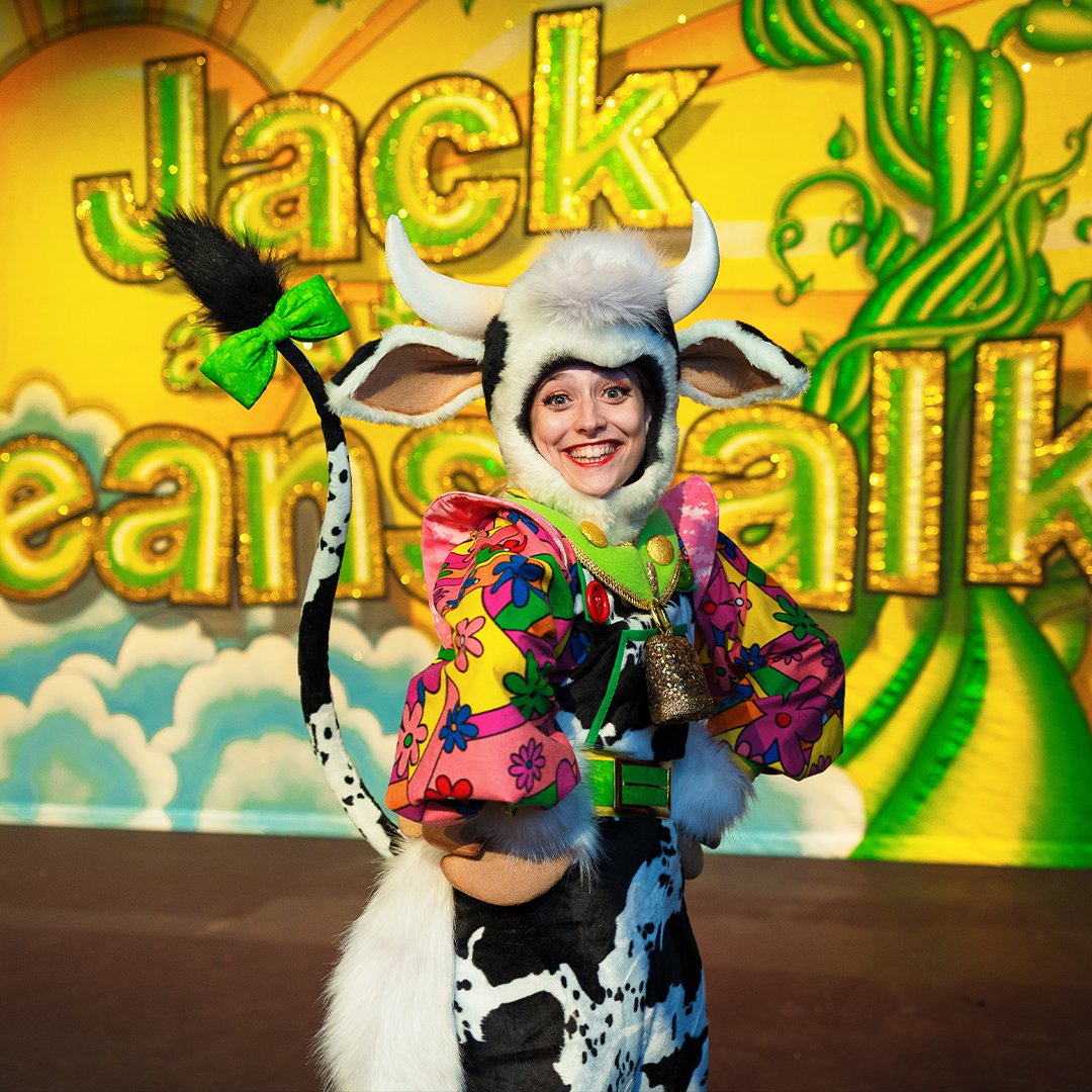 YorkTheatre's tweet photo. 🎄@annaamabel is returning to star in #JackAndTheBeanstalk this Christmas!
🐮She'll be playing Dave the Cow! Get a moo-ve on and get your tickets now.
Get your panto tickets to come and find out!
🎟️08 Dec - 07 Jan: https://t.co/PuwUnIDZWd
📷Kirkpatrick Photography https://t.co/HNa7NXNoFX