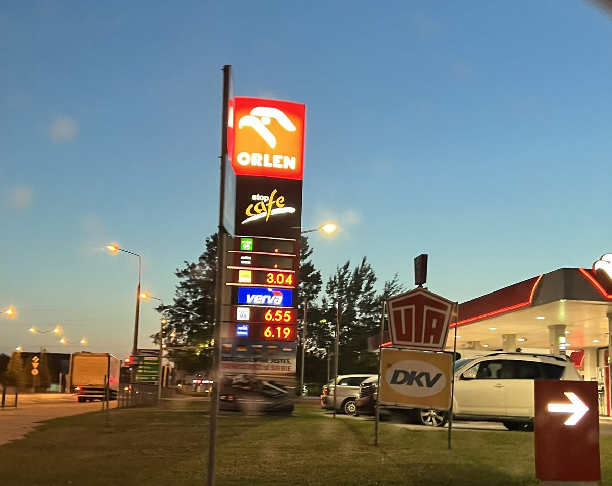 Czy może u Was też na stacjach „zepsuły się dystrybutory” i nie można zatankować paliwa 95 i diesel, a z tego samego dystrybutora można już zatankować paliwa typu Verva?