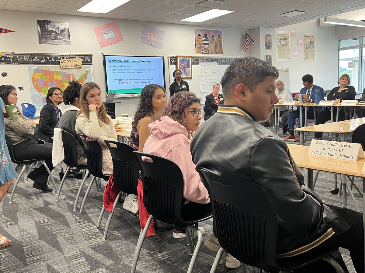 SuptDuran's tweet photo. I had the opportunity to attend the @APSCareerCenter Educational Design Lab discussion with students, families, businesses and partners about ways we can create dual-enrollment pathways for our Black and Latino students, as well as students from low-income backgrounds. We are grateful for this incredible collaborative community opening doors for every student.