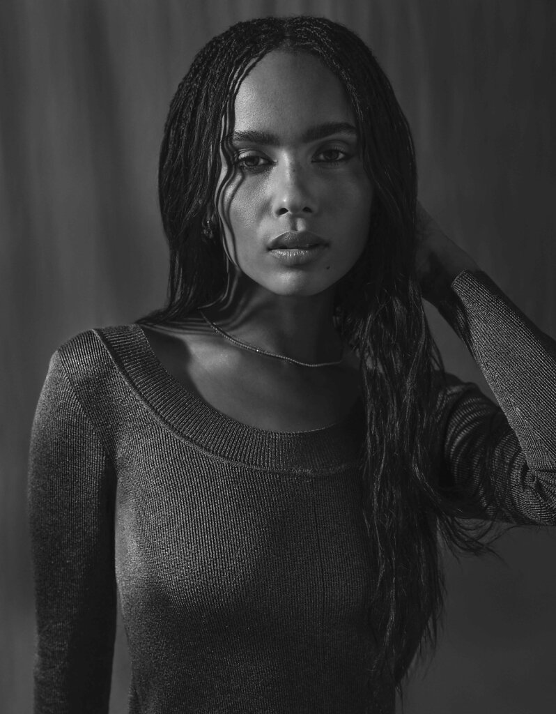 TheCinesthetic's tweet photo. Zoë Kravitz photographed by Lorenzo Agius, 2018. https://t.co/XoUswdgKuK