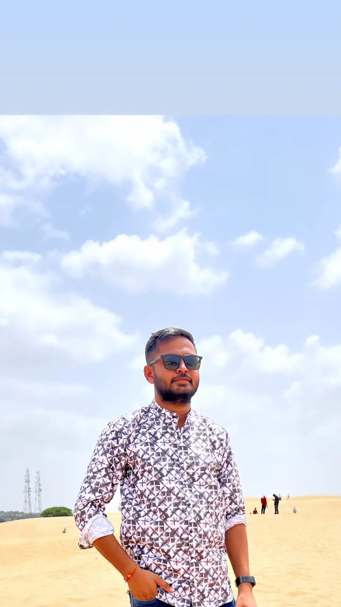 તુ‌......છે
એવો એક ભાવ અનેક આશાઓ બાંધી રાખે છે.
હું વિખરુ અનેકવાર પણ મને જાળવી રાખે છે.💙