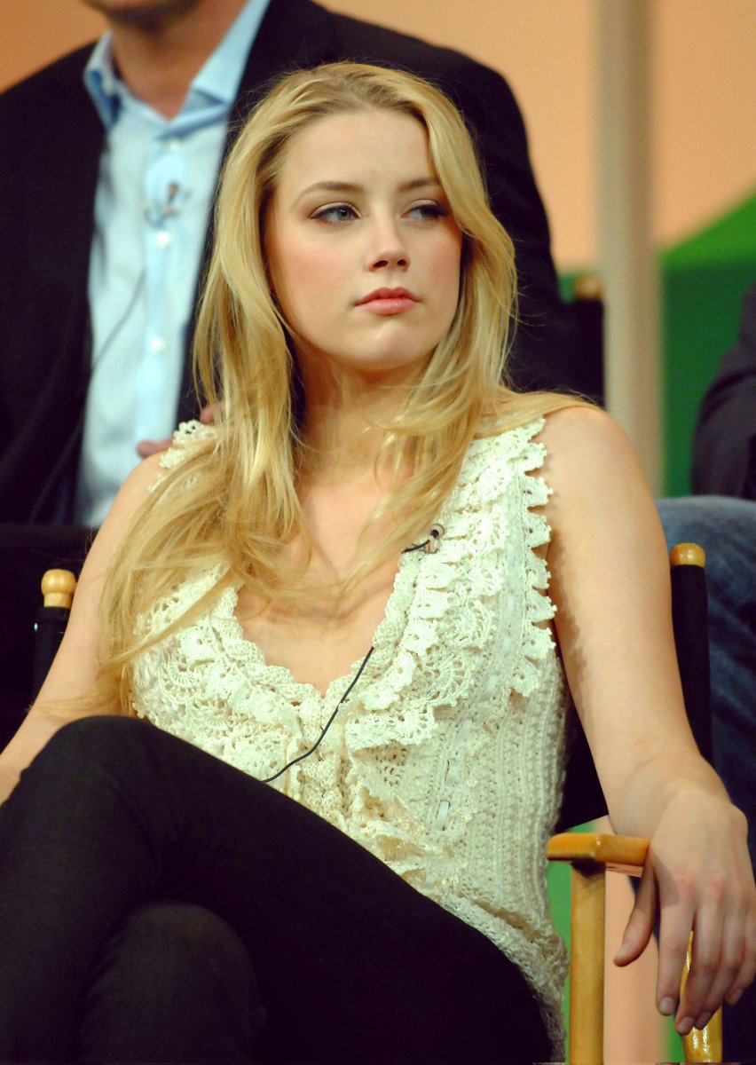 artsaheard's tweet photo. amber heard at the cw press tour. https://t.co/DtzwrALW6s