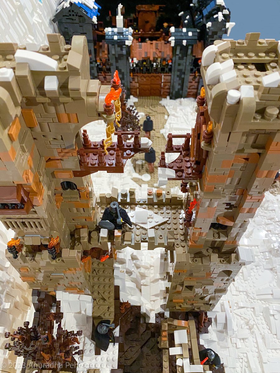 anucreates's tweet photo. A few photos of my MOC/model of the Shadow tower and Westwatch. GOT 
#LEGO #lego #GameofThrones @westerosorg @GRRMspeaking @LEGO_Group #shadowtowers @WesterosHistory https://t.co/PrOt6JTO8T