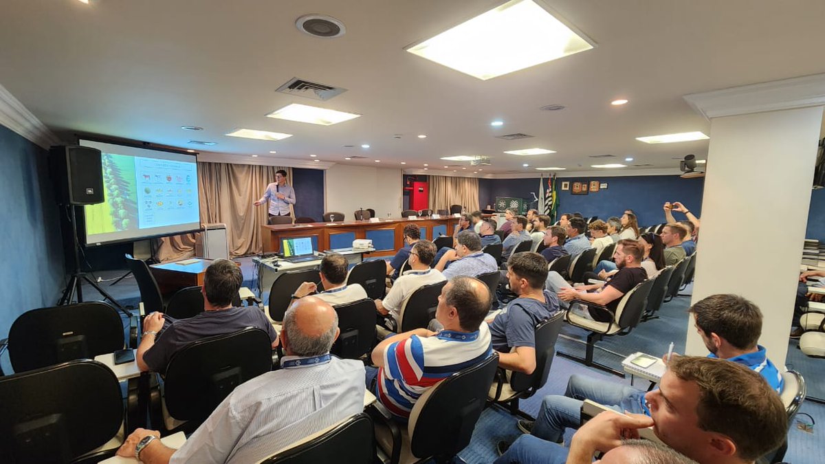 ACAcoop's tweet image. Finalizo el Viaje de Capacitación Técnica para Jefes de Cereales  🔚 

En #Brasil, con la visita a las oficinas centrales de #Bunge y al Sindicato Rural #FAESP, concluimos con un nuevo viaje cooperativo de capacitación y formación. 🙌🏻