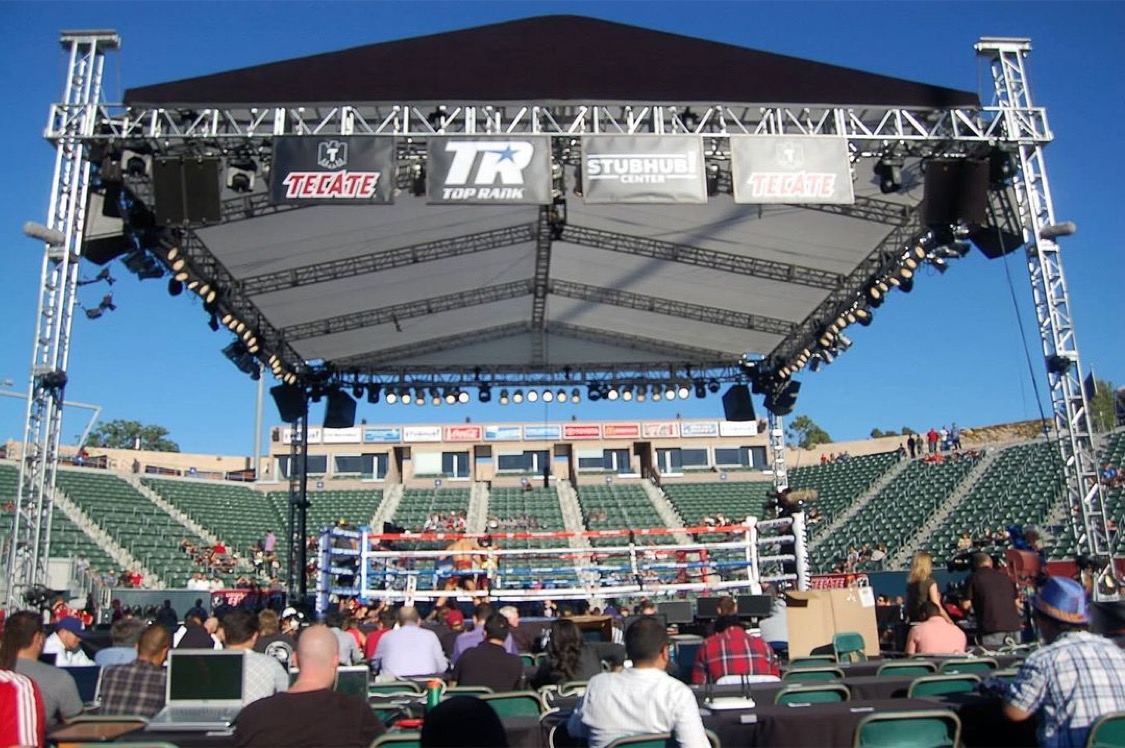 GabeJRivas's tweet photo. 10 years ago today I covered my first fight as a writer for @RBRBoxing. It was a @TRBoxing event.

10 years later, and I’m happily working for Top Rank.

#Boxing #TopRank https://t.co/uTCej2uTGb
