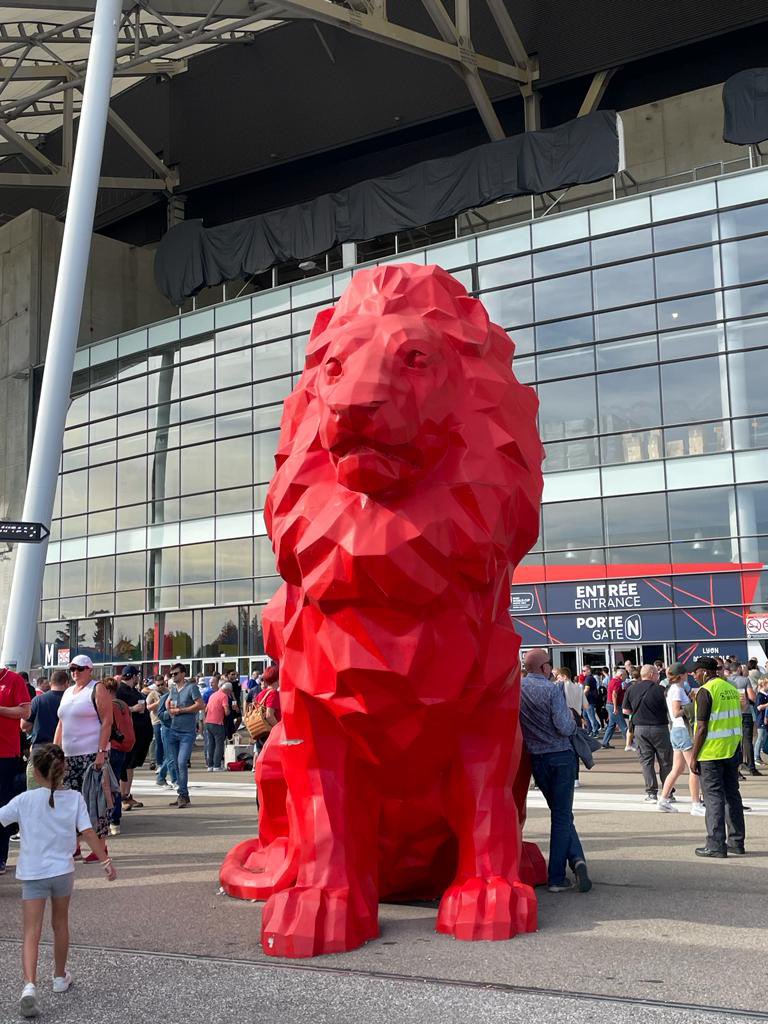wrightysmithy's tweet photo. Back to Lyon for a cracking game. #URUvNAM Lovely lunch too. https://t.co/jX7HJwjYTn