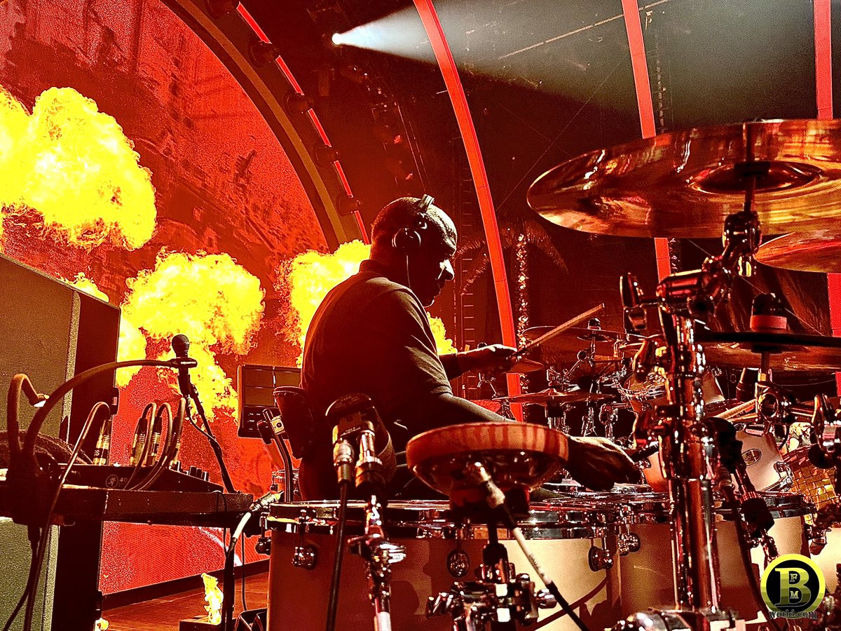 BrianFrasierM's tweet photo. About last night in Houston, Tx! @MinuteMaidPark @Pink #summercarnivaltour #bfmpinkpantherkit
@PearlDrumCorp @SABIAN_Cymbals @EVANSDrumheads @VaterDrumsticks @RolandGlobal @sE_Electronics https://t.co/7qSzdiIBa6 #tunerfishluglocks @CYMPAD_USA @drumdots @MusicNomadCare @FloodedStudios @LowBoyBeaters @HumesandBerg @dauzdrums #bfmsignaturesnare #bfmsignaturesticks #bfmsignaturesnarecase #bfmsignaturejersey #bfmsignaturecymbal #bfmsignaturebeater #bfmsignaturedrumkey #bfmworld #bfmworldinc
