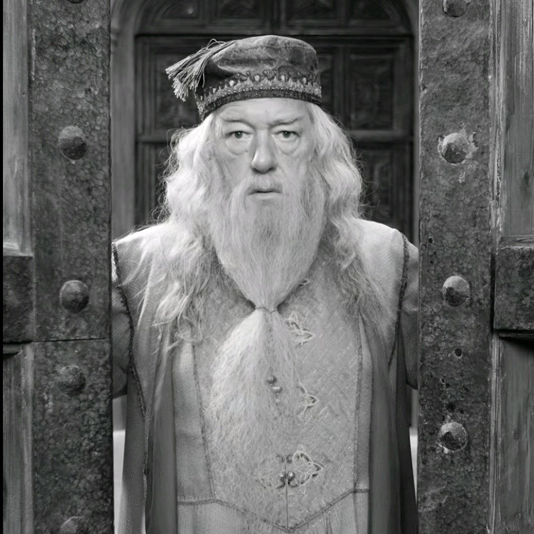 Granger_guz's tweet photo. ÚLTIMA HORA.
Fallece a los 82 años Michael Gambon, nuestro querido Albus Dumbledore 🥺 https://t.co/KfzB3fGWK6