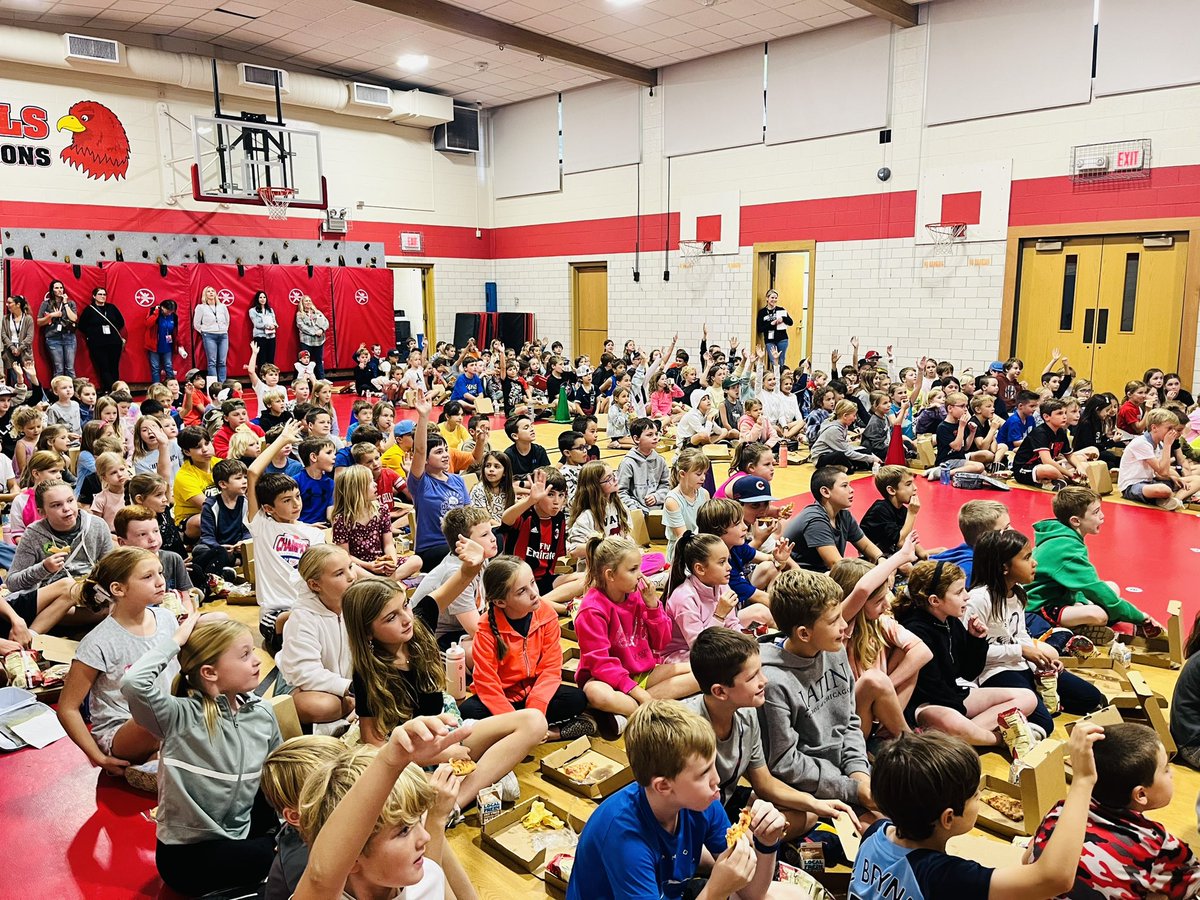 Nicole McLaughlin tweet media