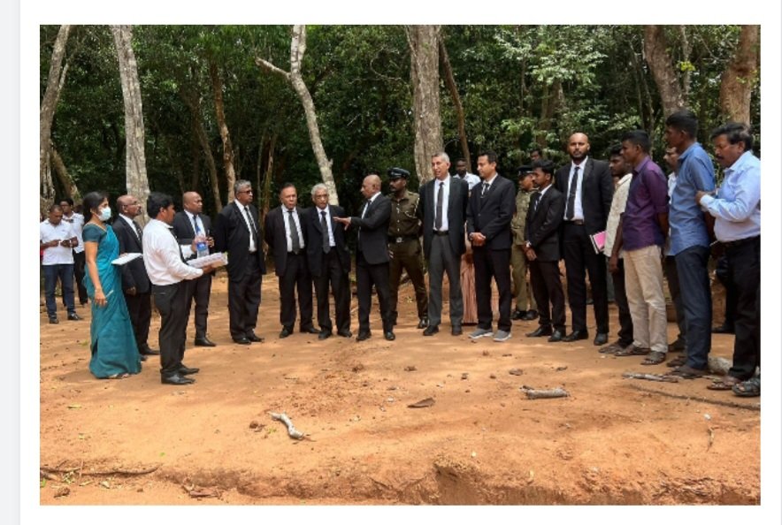 ManoGanesan's tweet photo. The remains of Rule of Law in #Lka is under serious siege. #MullaiTivu #MC #Judge #SaravanaRaja flees the country resigning due to threats to his life accusing #AG #SanjayR. There cannot be differences of opinion on #RuleofLaw as on the subjects of "#Power_Share" & #Accountabilty". President @RW_UNP shall return home to respond. @BASLSl @Law_Commission @attorneygeneral @wijerajapakshe #ManoGanesan