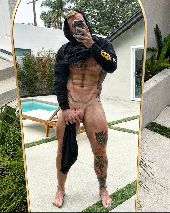 POV it&rsquo;s cloudy and I&rsquo;m about to fix your vitamin D deficiency until you&rsquo;re invigorated enough to fix