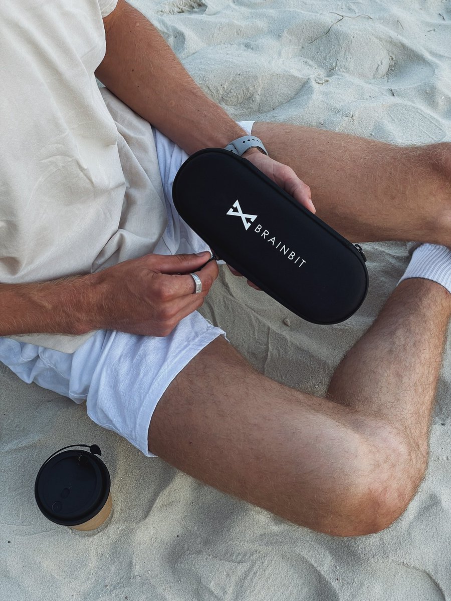 BrainBitInc's tweet photo. The use of MINDO amazes with its comfort in daily life, whether at home, work, or during various casual activities. https://t.co/Z8lgyXVgtv