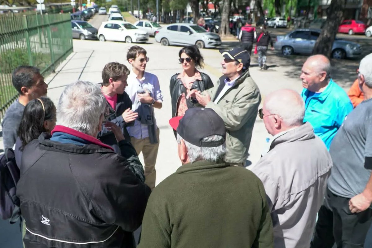 NachoAlvarezC4's tweet photo. 🛝🚲🌳 Hoy presentamos el Proyecto de puesta en valor y revalorización de la Plaza Vuelta de Obligado - "El Campito" de #ParquePatricios
#ComunaPresente https://t.co/qeFEossJEe