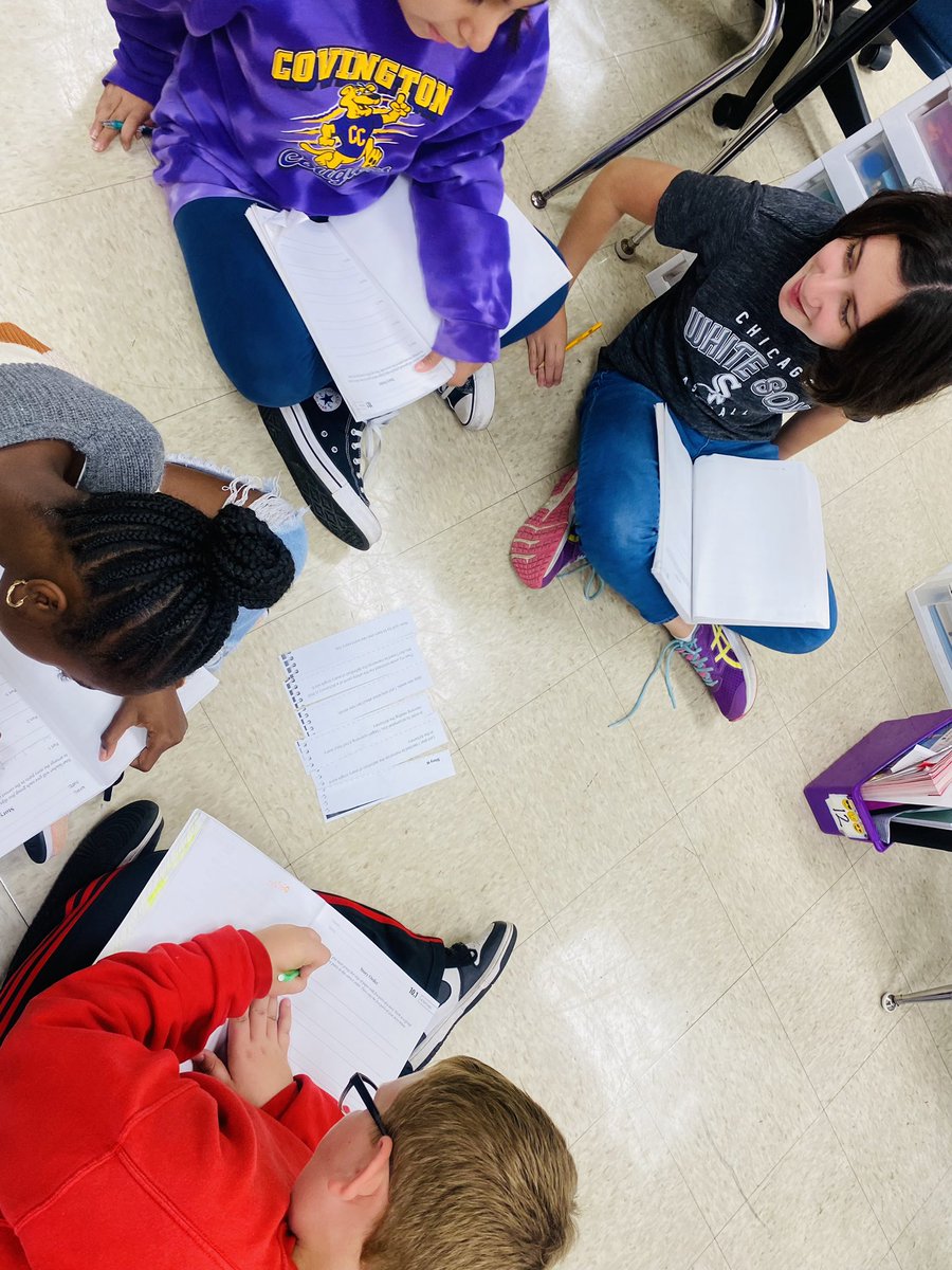 BarbRickerCov's tweet photo. R5 are ordering the sentences to make a paragraph make sense searching for chronological order and transition words so they will apply to their own writing. #d123 #d123cov https://t.co/Aht7muEiZh