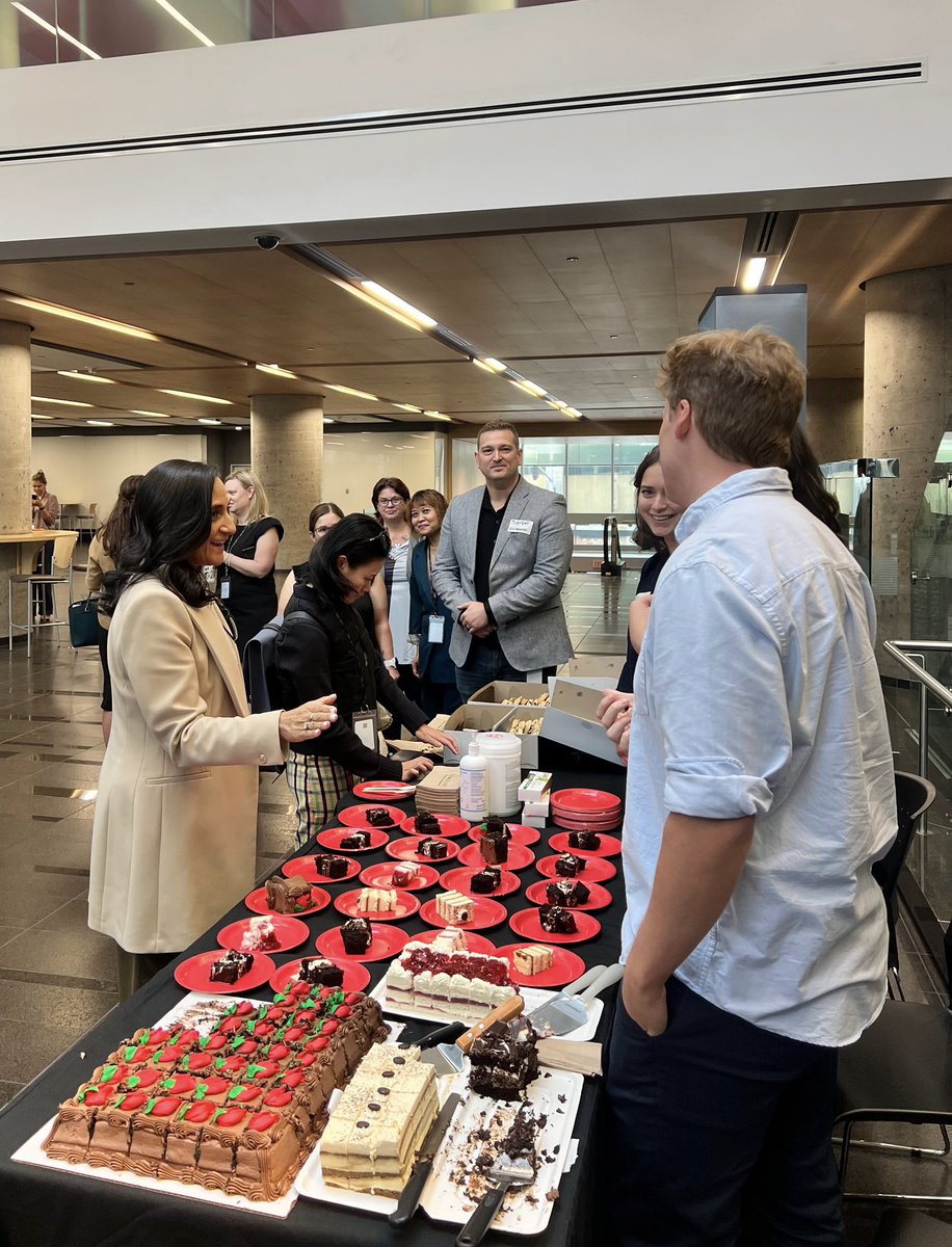 AnitaAnandMP's tweet photo. Marking International Right to Know Day by meeting with our #TBS Access to Information and Privacy team and thanking them for their hard work & the critical role they play in our democracy. #OpenGovt #RTK2023 https://t.co/NUhRZkySV4
