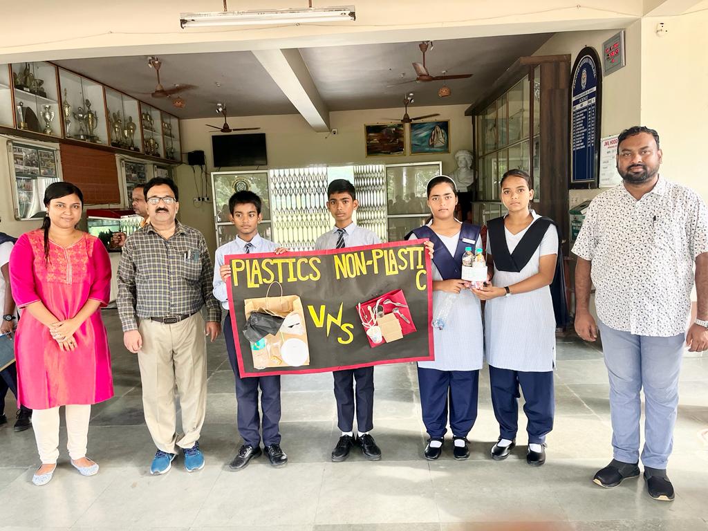 HooghlyJnv's tweet photo. #Recycling of Waste materials 
@CommissionerNVS @NVS_RO_Patna @EduMinOfIndia @manojlibra https://t.co/mm9SLqzkYJ
