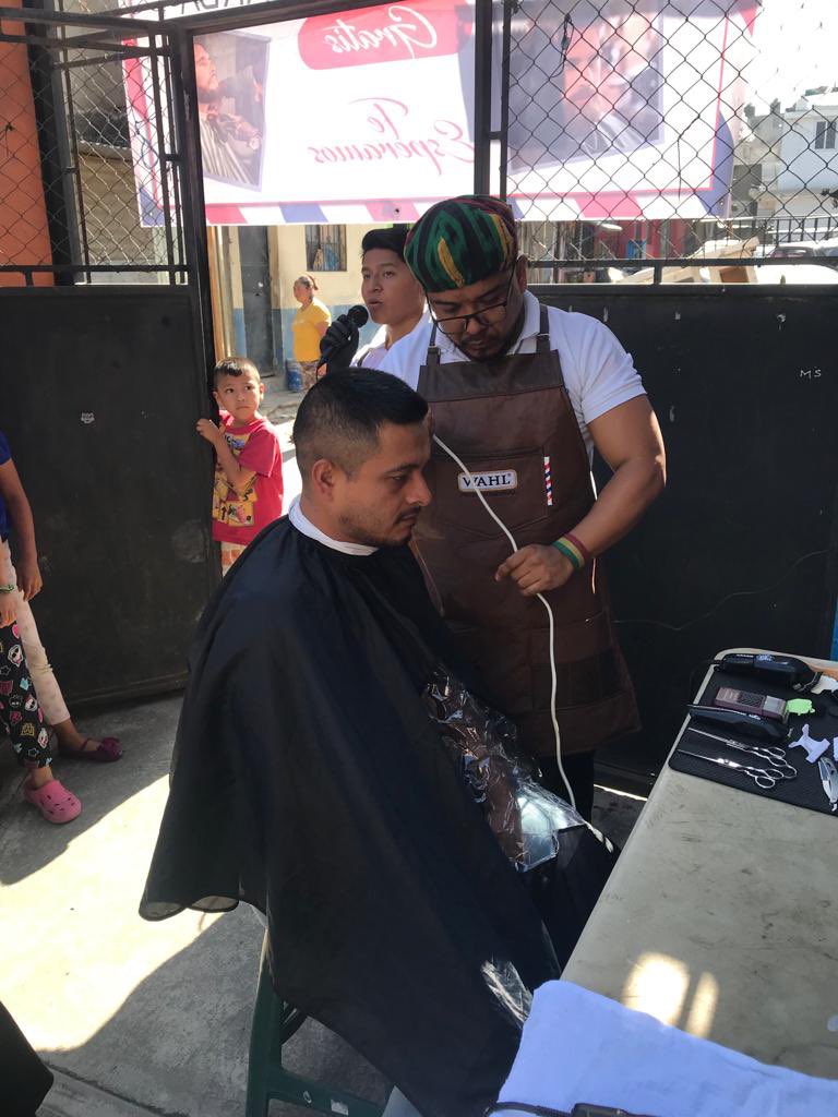BelieveGuate's tweet photo. El fin de semana pasado tuvimos la increíble visita de nuestros amigos de INTECAP. Realizaron corte de pelo a niños y hombres! Fue una actividad muy bonita.
Last weekend we had the incredible visit of our friends from INTECAP. They cut hair to boys and men! It was a nice visit. https://t.co/7lV6Yj3Pzc
