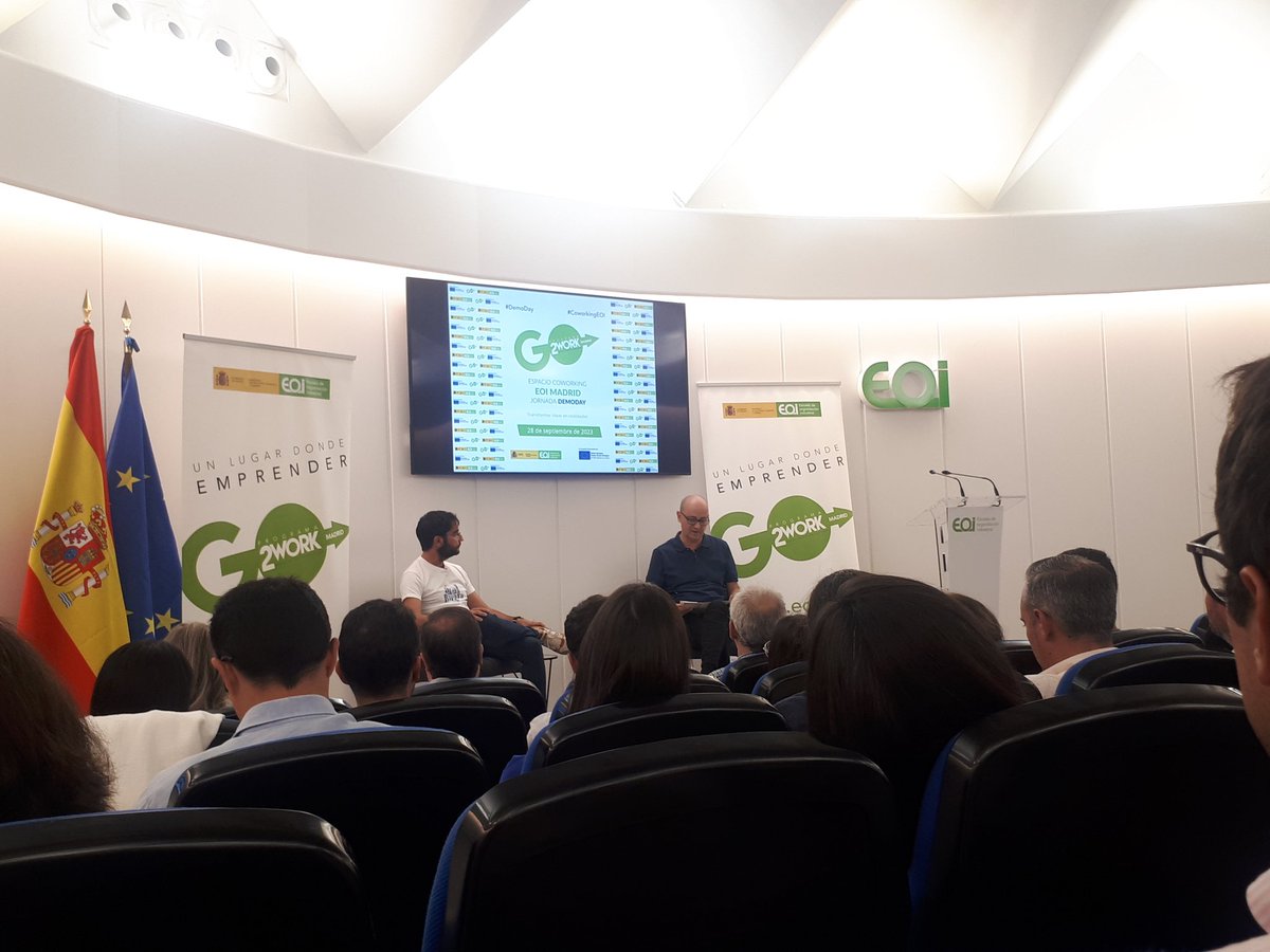 En el #coworkingMadrid de <a href="/eoi/">EOI</a> escuchando 12 proyectos de startups muy interesantes. #Demoday