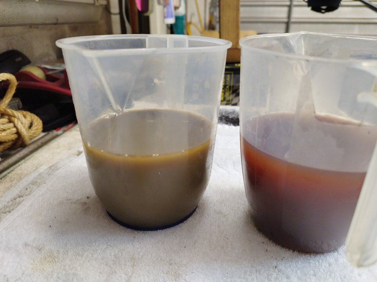 Don't ya just love it when people bring you forks to service that have 'only done a couple of days' since the last strip down.🙈 #muddyBike