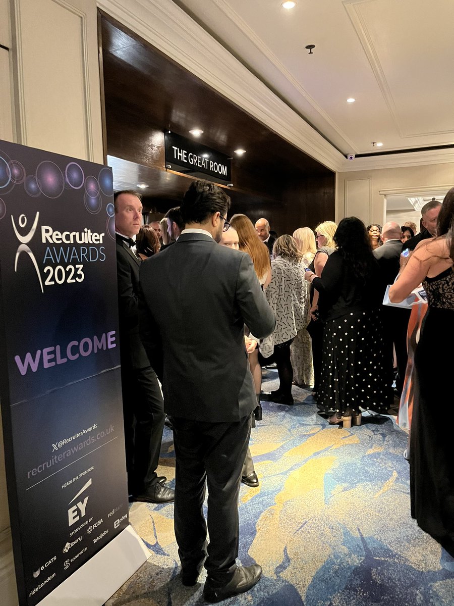 The doors are open and #RecruiterAwards 2023 has officially begun! Grab a glass of bubbly and enjoy the drink’s reception to kick off your evening 🥂