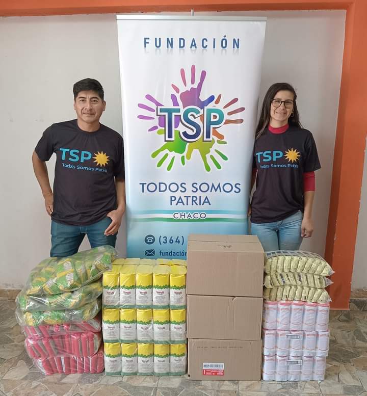 Tsomospatria's tweet photo. #Chaco☀️🇦🇷 #Charata
👉SEGUIMOS TRABAJANDO CON EL FORTALECIMIENTO ALIMENTARIO EN LA CIUDAD DE CHARATA-CHACO 
GRACIAS LUIS LESCANO Y EQUIPO POR EL INMENSO TRABAJO SOLIDARIO. 
GRACIAS AL SECRETARIO GENERAL DE LA ORGANIZACIÓN JAVIER NEVCHISCI POR LA GESTION Y AL FRENTE MILAGRO SALA. https://t.co/AqCN149pcG
