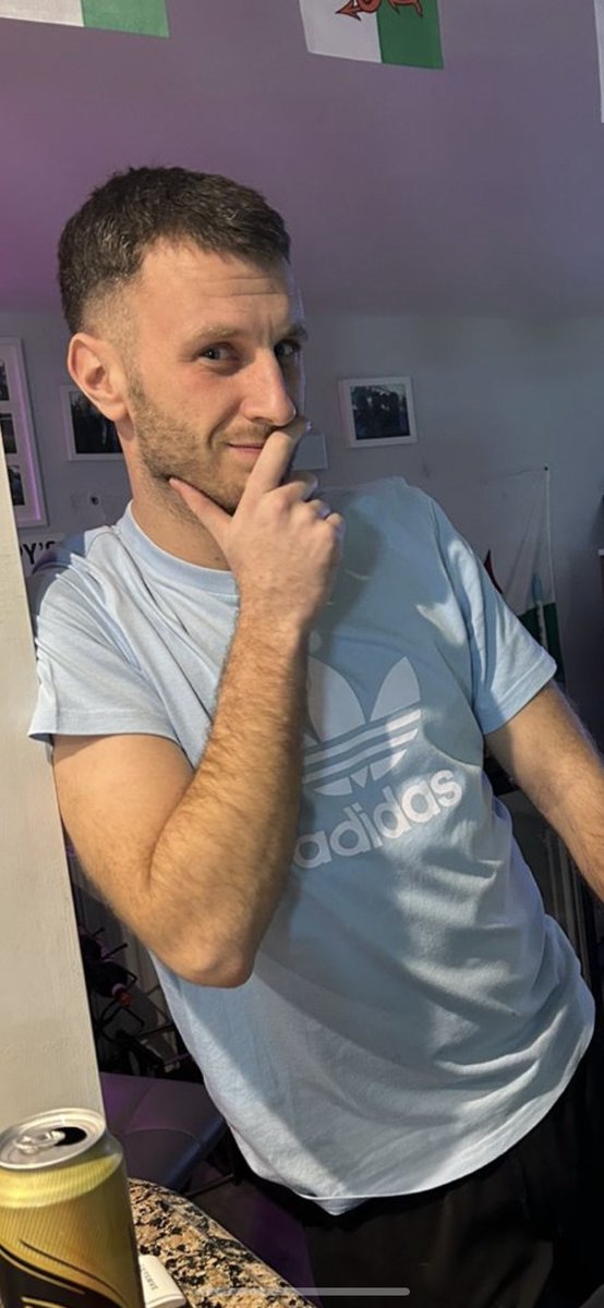 Richdick147's tweet image. Well followers it’s time to hit the baize again with this hero, tonight isn’t going to be on the baby table tho. We are hitting the big boy table 😱😱. Let’s wish him well. #Snooker #Bigtable