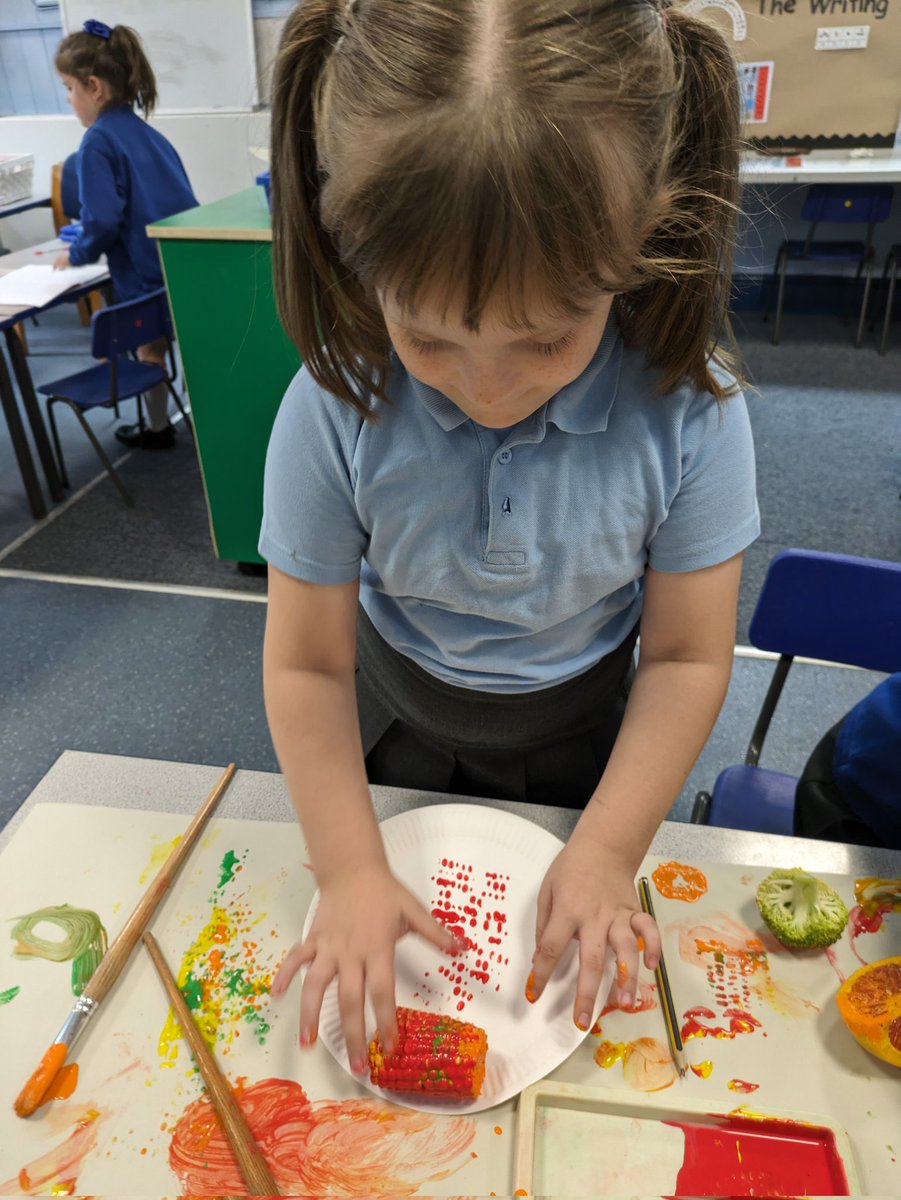 penrhiwceibr's tweet photo. We have been creating art using fruit and vegetables.
#dosbarthbeech

#britishfoodweek #expressivearts https://t.co/SHPnJSe6hB
