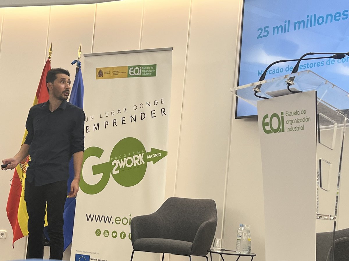 SilviaLorent's tweet photo. 🟢 Marina Berenguer #Smert la digitalización de espacios para prepararlos ante emergencias 
🟢 Juan David Gutiérrez #Umaai inteligencia artificial al servicio del marketing
🟢 Juan Echevarría #Ecuademy una app que resuelve problemas matemáticos 
#CoworkingMadrid @eoi https://t.co/dcx3YbKzNL