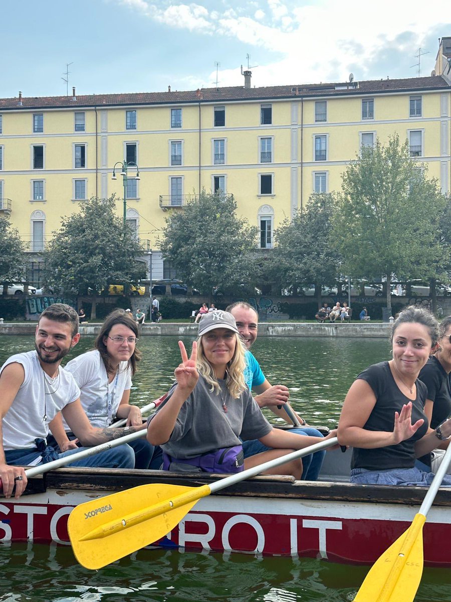 ASWatsonGroup's tweet photo. Our A.S. Watson Italian team recently took to the waters of Milan's Navigli district for an unforgettable day of Dragon Boat racing. 🐉

Under the Italian sun, the group were reminded of one of their greatest assets – TEAMWORK! 💪

#TeamBuilding #BePartOfMore #milan #Teamwork https://t.co/pnILJq6ifd