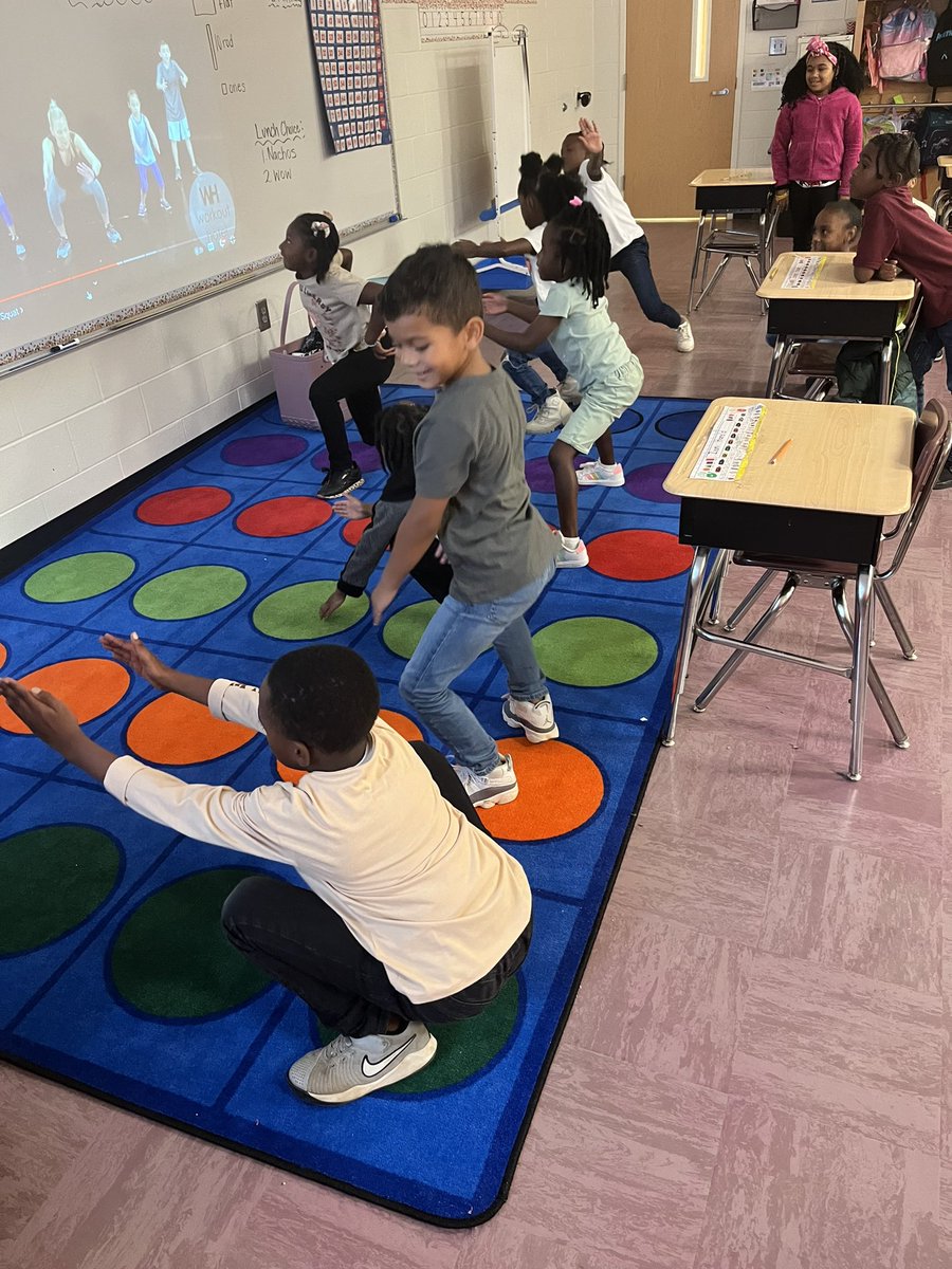 🅜🅡🅢 🅓🅔🅑🅞🅢🅔 tweet media