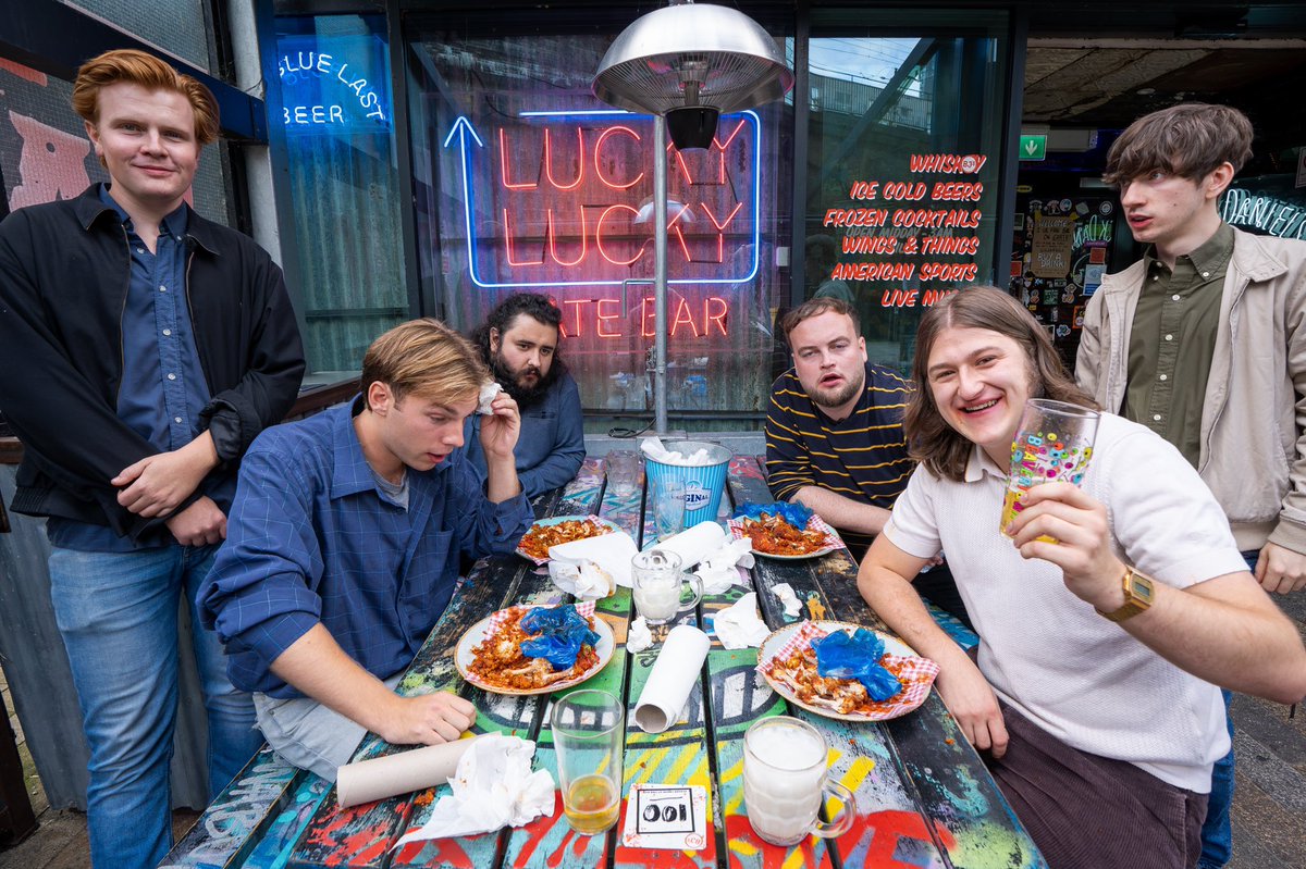 Stanleysband_'s tweet photo. Had the pleasure of meeting @TheWingmenFood last week, or at least we thought it’d be a pleasure, until we had to eat 20 ‘Hotter Than The Sun’ wings at @bunnyjacksons. Cheers for that fellas 👍

Watch the vid and see if we survive 😂:
https://t.co/W5oUqKtLLn 

I’ll Try - 06/10/23 https://t.co/k1aHrCjXpe