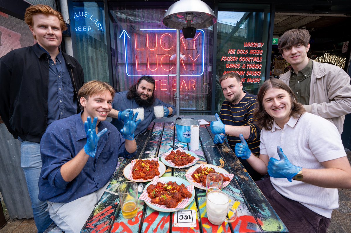 Stanleysband_'s tweet photo. Had the pleasure of meeting @TheWingmenFood last week, or at least we thought it’d be a pleasure, until we had to eat 20 ‘Hotter Than The Sun’ wings at @bunnyjacksons. Cheers for that fellas 👍

Watch the vid and see if we survive 😂:
https://t.co/W5oUqKtLLn 

I’ll Try - 06/10/23 https://t.co/k1aHrCjXpe